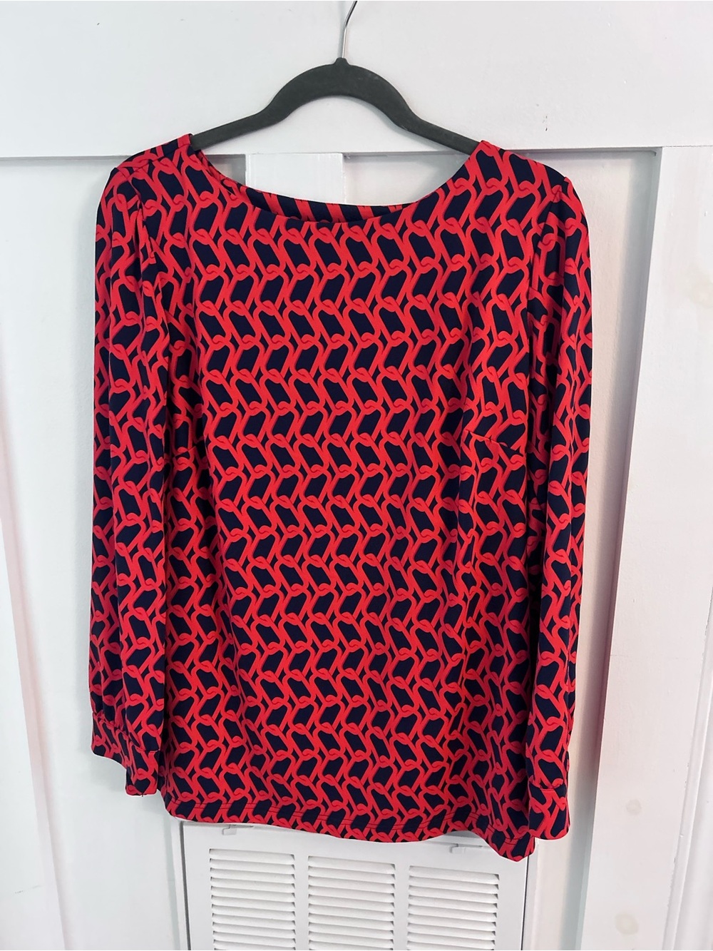 Elizabeth McKay stone top Coral Geometric Chain Print Long Sleeve large